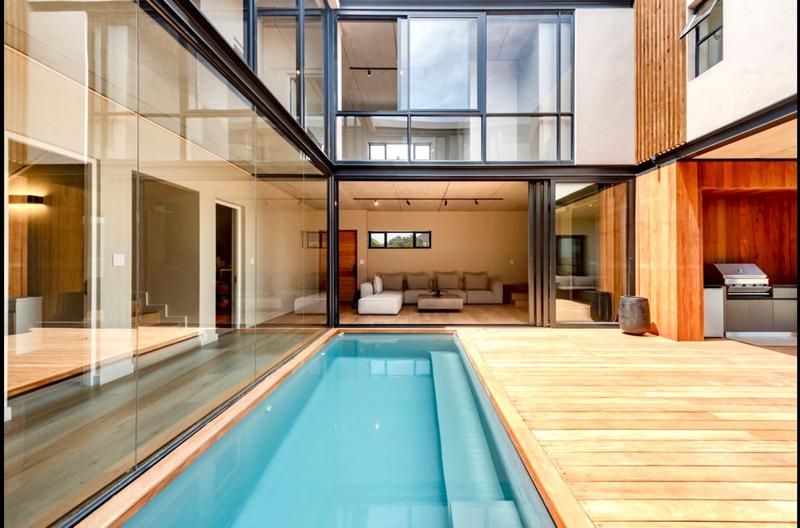 To Let 4 Bedroom Property for Rent in Keurboomstrand Western Cape